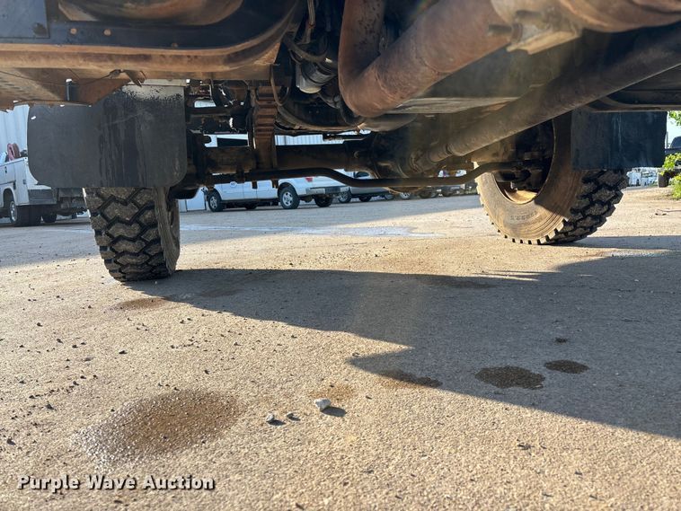 image for item FG0268 1990 International 4800 truck cab and chassis