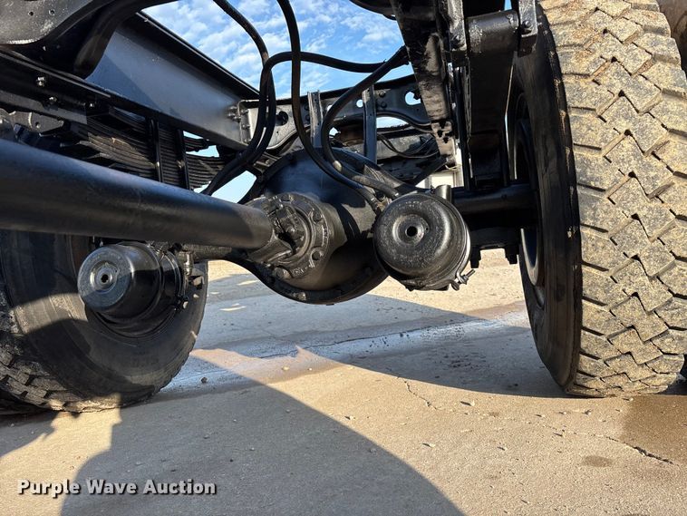 image for item FG0268 1990 International 4800 truck cab and chassis