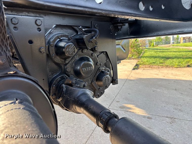 image for item FG0268 1990 International 4800 truck cab and chassis