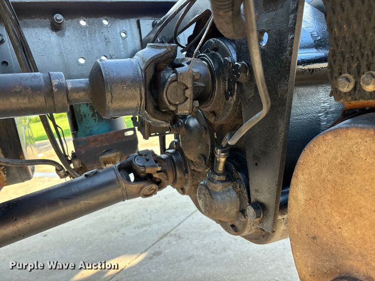 image for item FG0268 1990 International 4800 truck cab and chassis