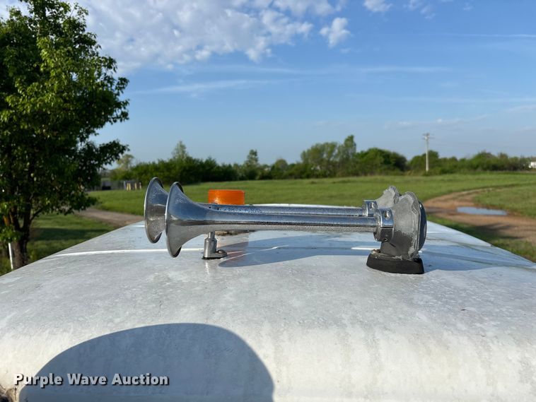 image for item FG0268 1990 International 4800 truck cab and chassis