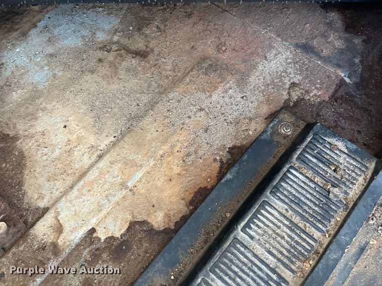 image for item FG0268 1990 International 4800 truck cab and chassis