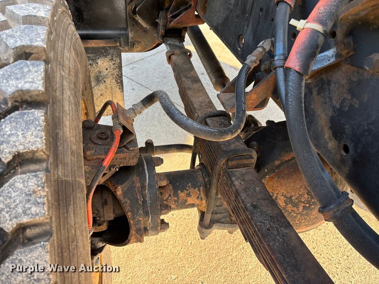 image for item FG0268 1990 International 4800 truck cab and chassis