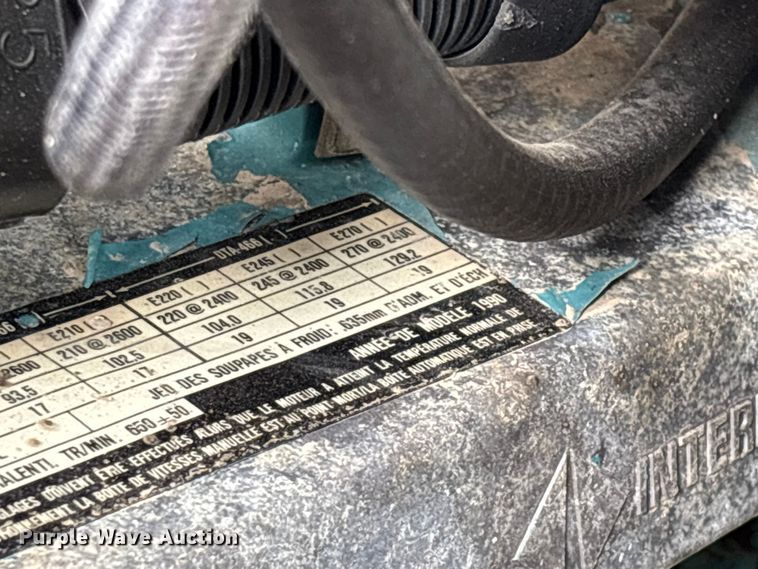 image for item FG0268 1990 International 4800 truck cab and chassis