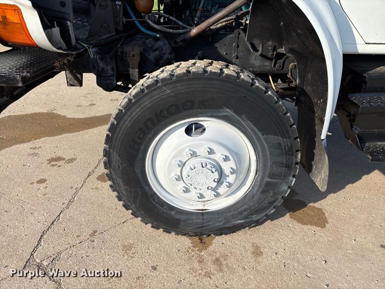 image for item FG0268 1990 International 4800 truck cab and chassis