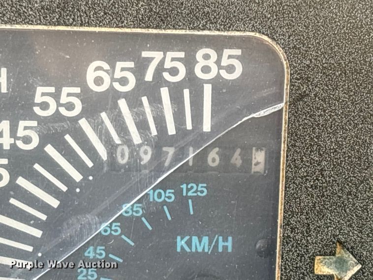 image for item FG0268 1990 International 4800 truck cab and chassis