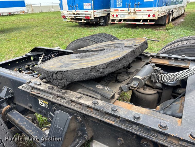 image for item FG0270 2014 Kenworth T680 semi truck