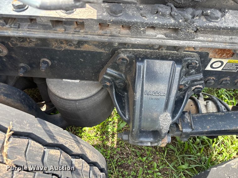 image for item FG0270 2014 Kenworth T680 semi truck