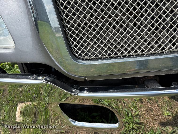image for item FG0270 2014 Kenworth T680 semi truck