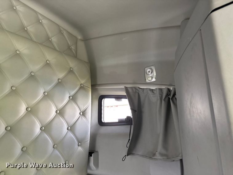 image for item FG0270 2014 Kenworth T680 semi truck