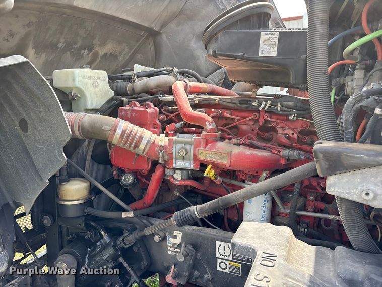 image for item FG0270 2014 Kenworth T680 semi truck