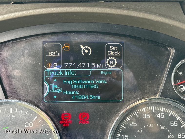 image for item FG0270 2014 Kenworth T680 semi truck