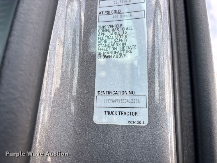 image for item FG0270 2014 Kenworth T680 semi truck