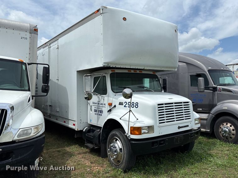 image for item FG0271 2001 International 4700 box truck