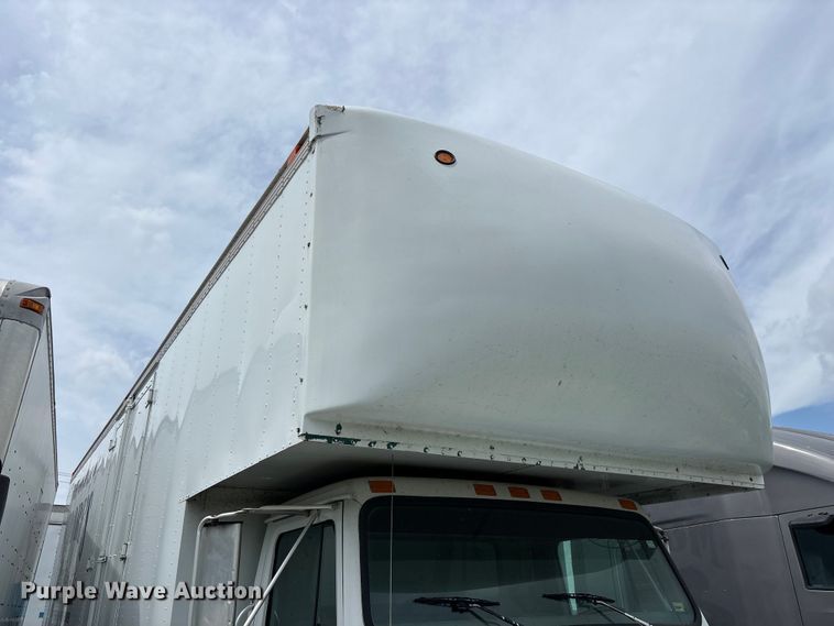 image for item FG0271 2001 International 4700 box truck