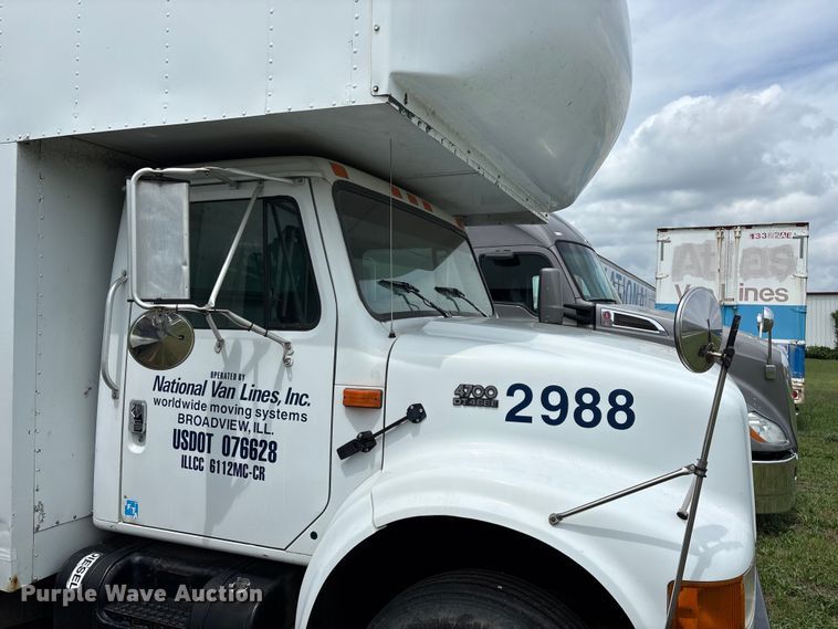 image for item FG0271 2001 International 4700 box truck