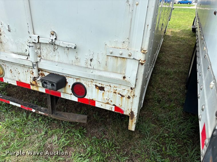 image for item FG0271 2001 International 4700 box truck