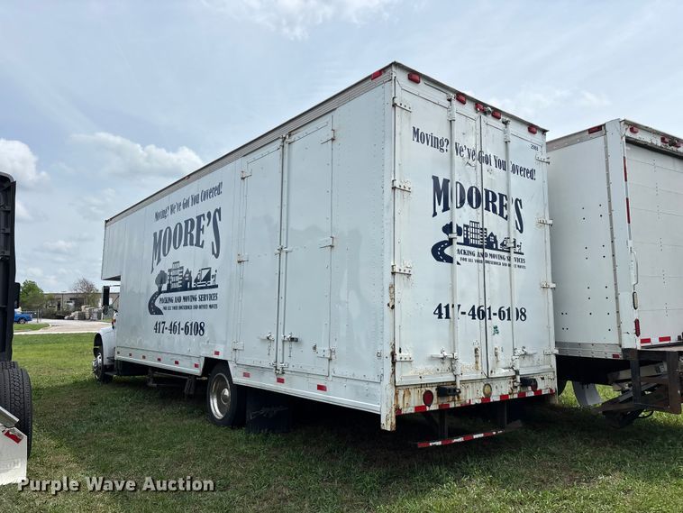 image for item FG0271 2001 International 4700 box truck