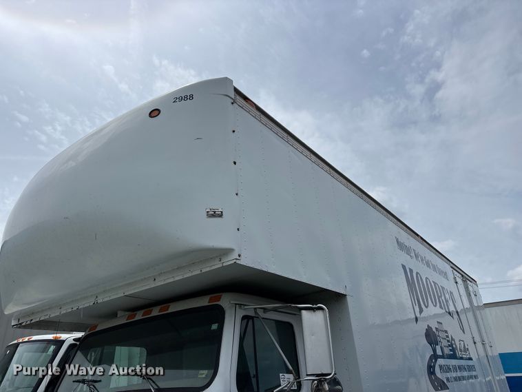 image for item FG0271 2001 International 4700 box truck