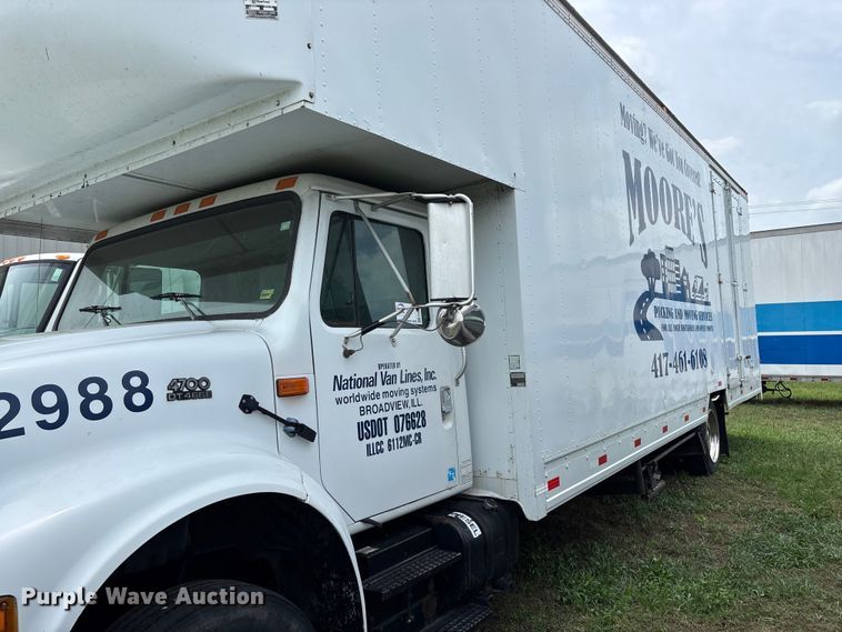 image for item FG0271 2001 International 4700 box truck