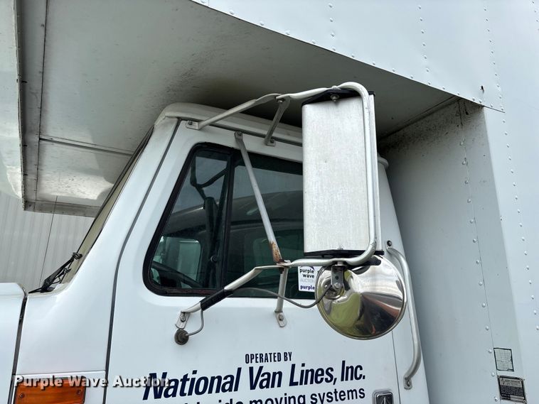 image for item FG0271 2001 International 4700 box truck