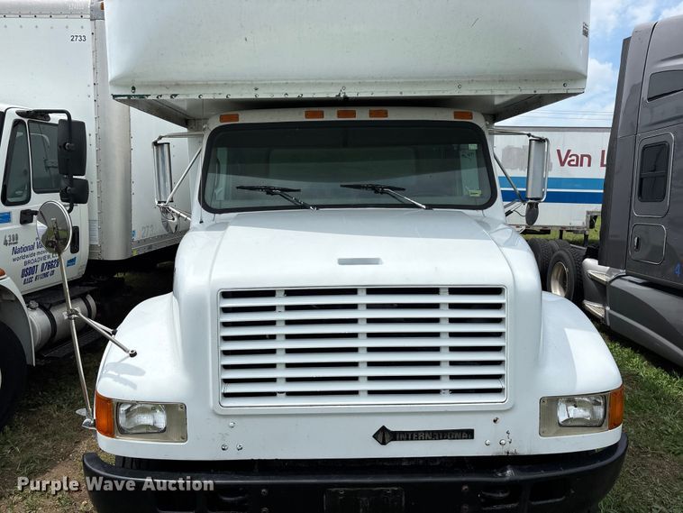 image for item FG0271 2001 International 4700 box truck