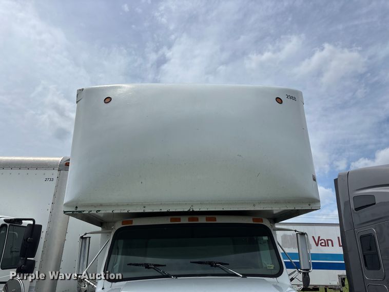 image for item FG0271 2001 International 4700 box truck