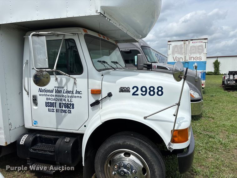 image for item FG0271 2001 International 4700 box truck