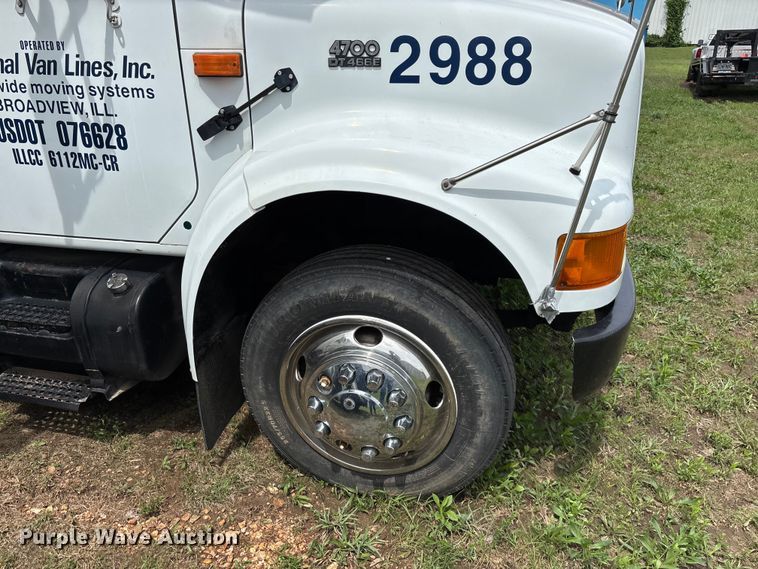image for item FG0271 2001 International 4700 box truck