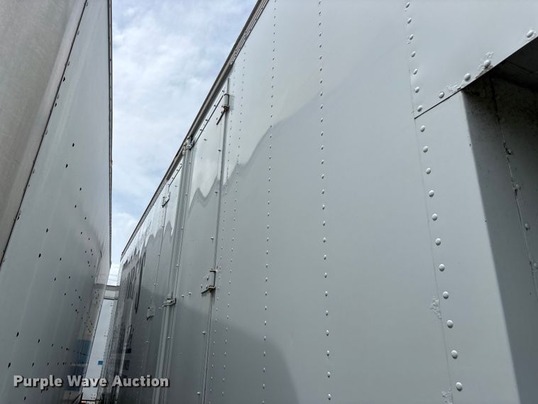 image for item FG0271 2001 International 4700 box truck