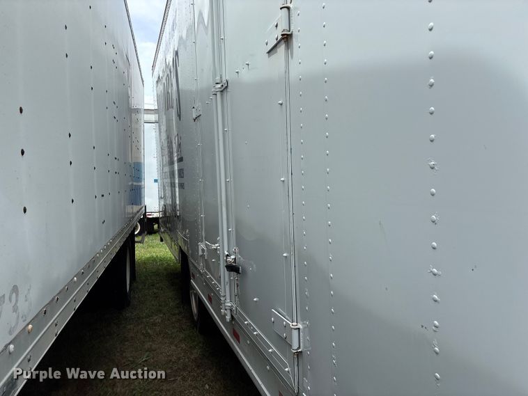 image for item FG0271 2001 International 4700 box truck