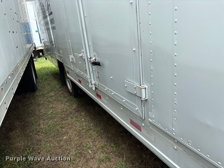 image for item FG0271 2001 International 4700 box truck