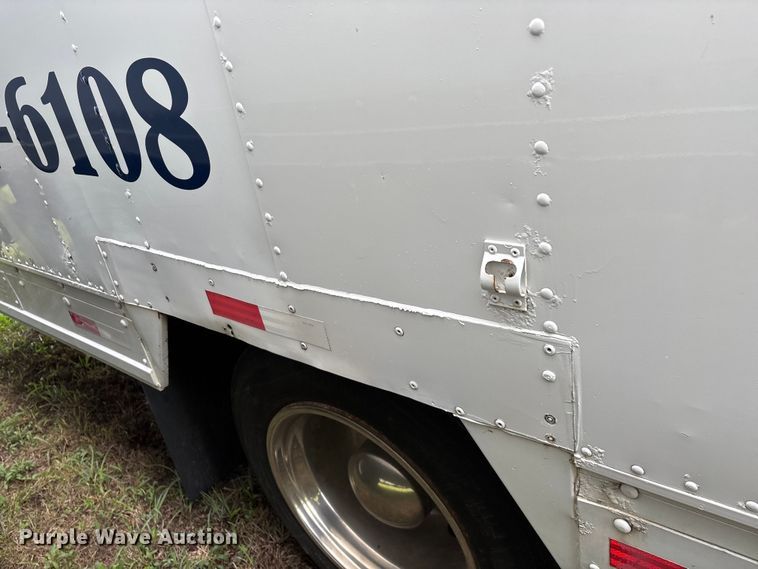 image for item FG0271 2001 International 4700 box truck