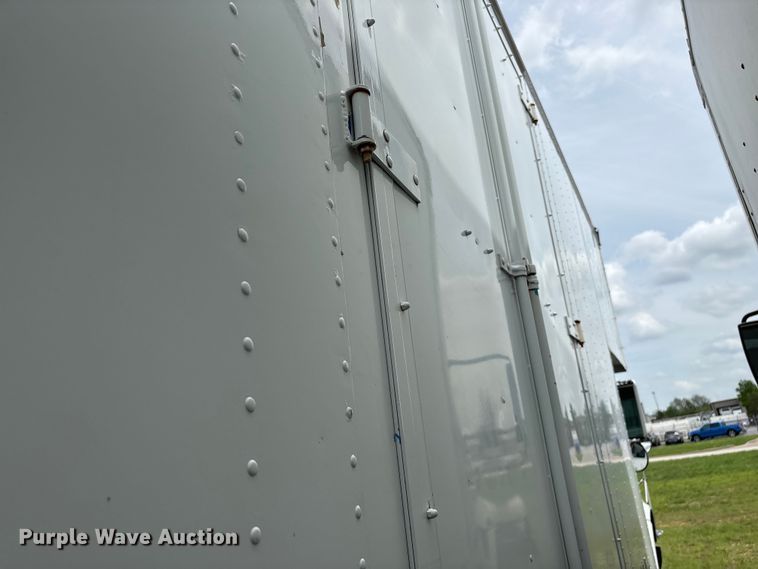 image for item FG0271 2001 International 4700 box truck
