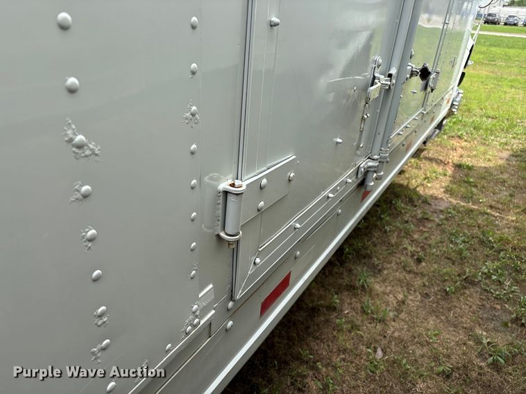 image for item FG0271 2001 International 4700 box truck
