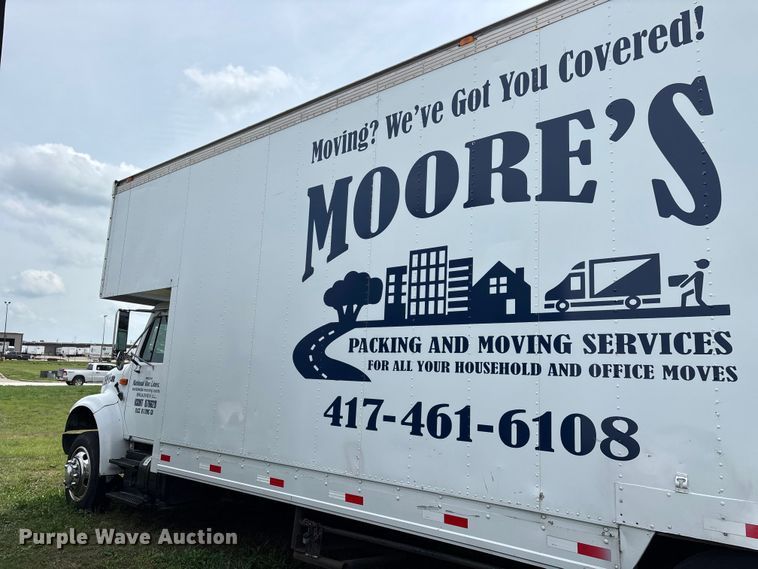 image for item FG0271 2001 International 4700 box truck