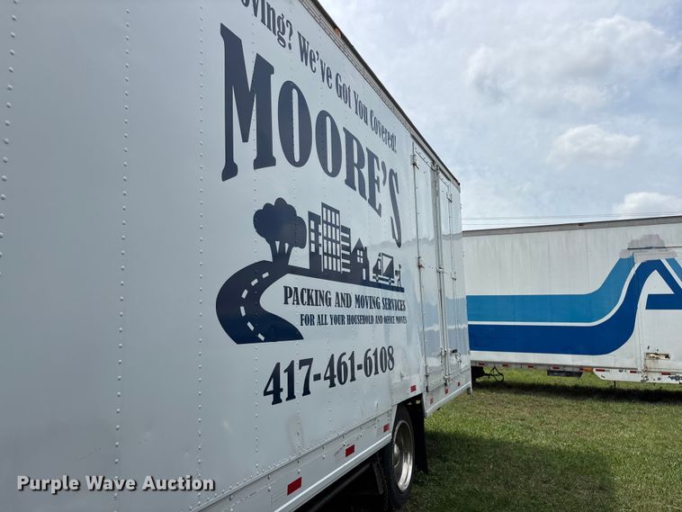 image for item FG0271 2001 International 4700 box truck