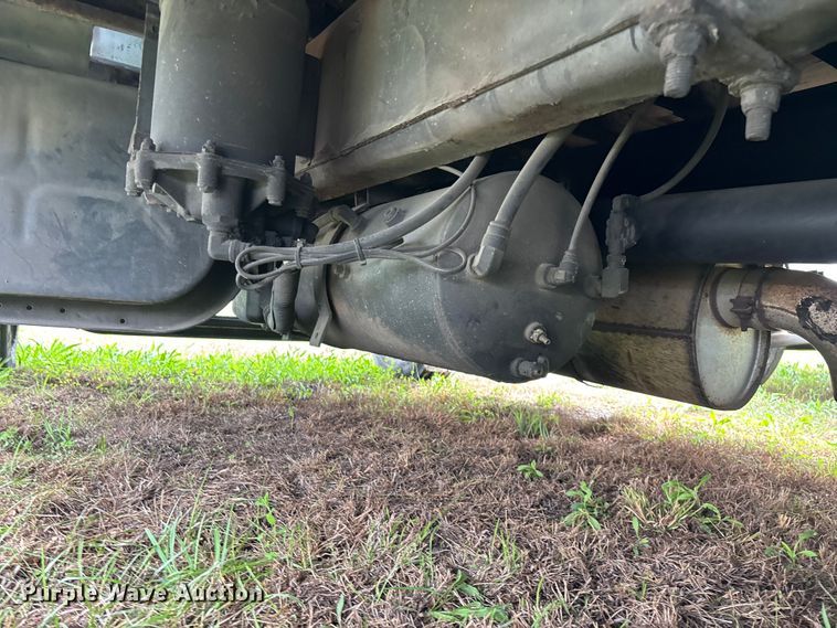 image for item FG0271 2001 International 4700 box truck