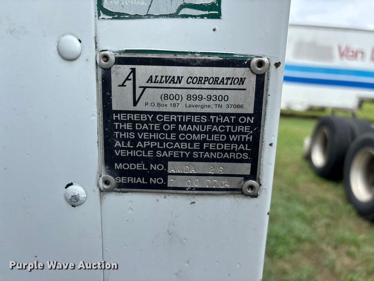 image for item FG0271 2001 International 4700 box truck