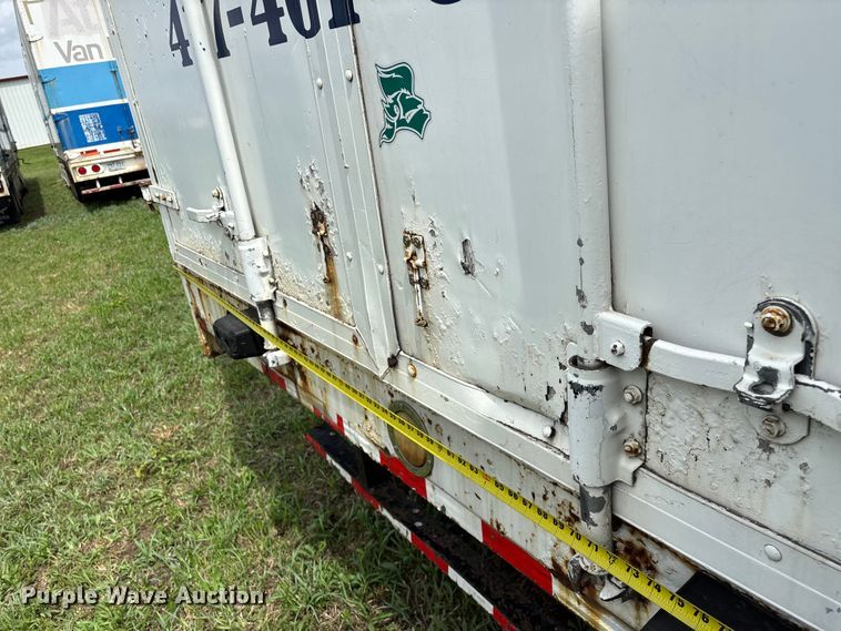 image for item FG0271 2001 International 4700 box truck