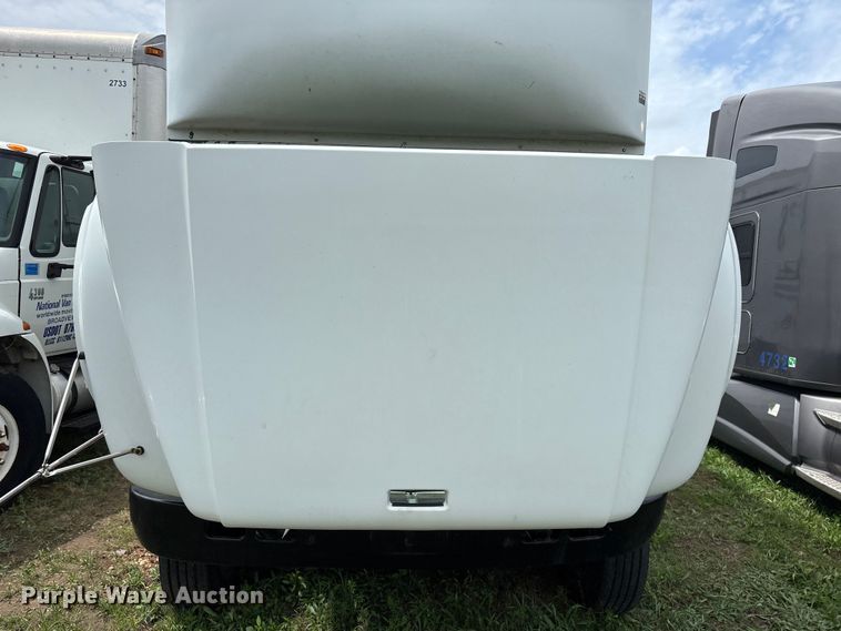 image for item FG0271 2001 International 4700 box truck