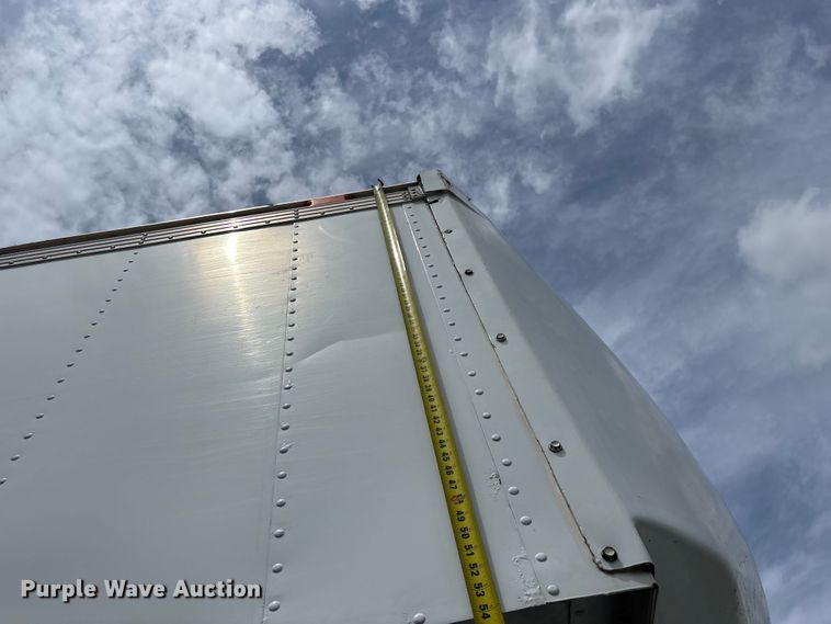 image for item FG0271 2001 International 4700 box truck