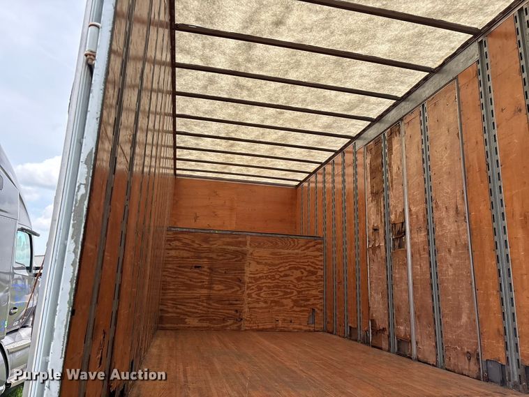 image for item FG0271 2001 International 4700 box truck