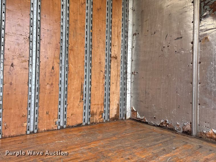 image for item FG0271 2001 International 4700 box truck