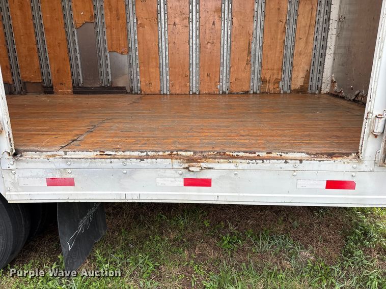 image for item FG0271 2001 International 4700 box truck