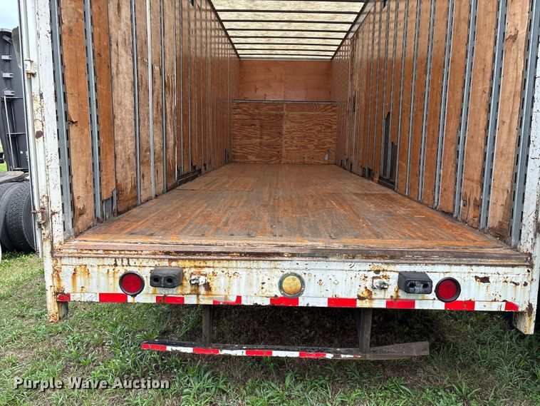 image for item FG0271 2001 International 4700 box truck