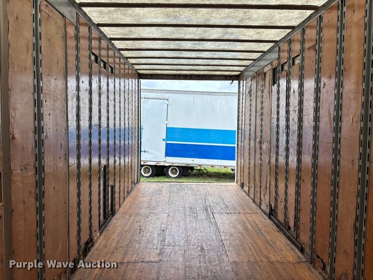 image for item FG0271 2001 International 4700 box truck