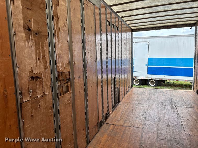 image for item FG0271 2001 International 4700 box truck
