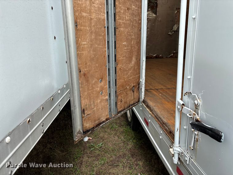 image for item FG0271 2001 International 4700 box truck