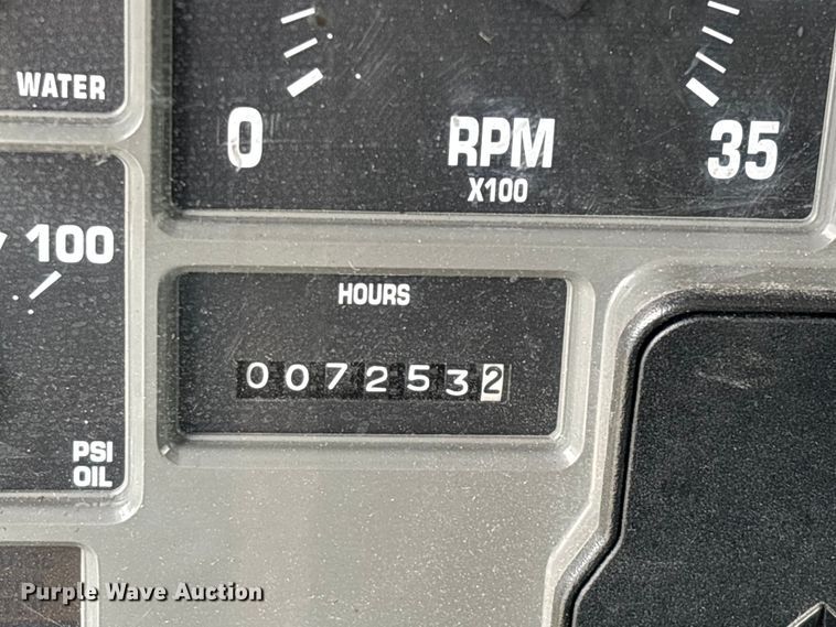 image for item FG0271 2001 International 4700 box truck